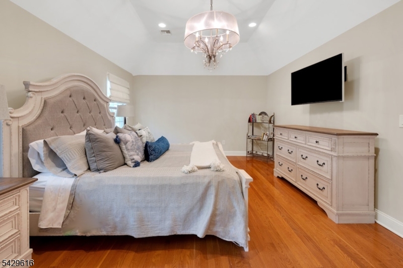 22 Mount Airy Rd
