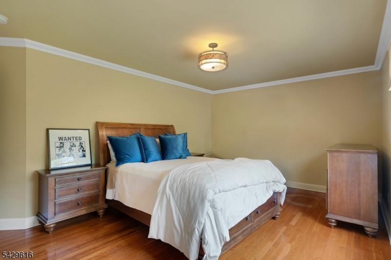 22 Mount Airy Rd