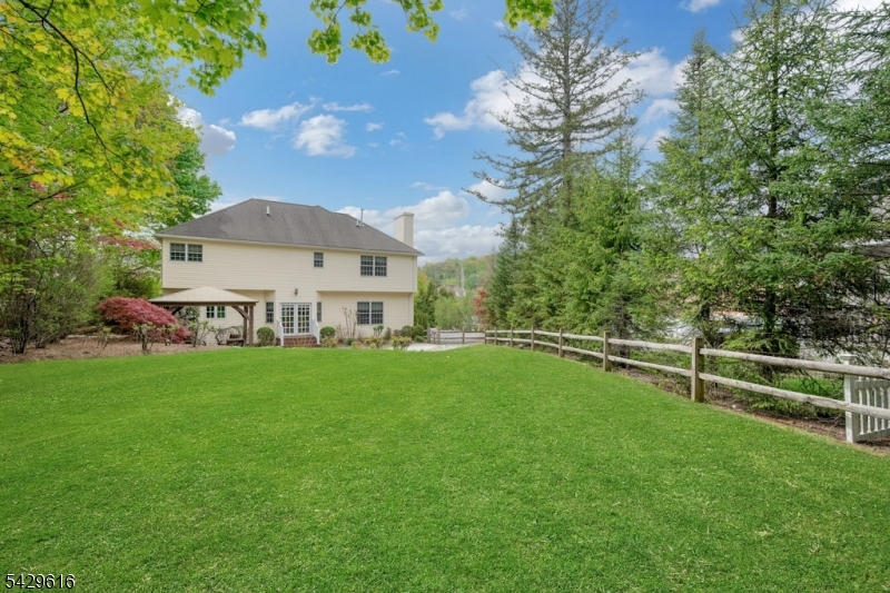22 Mount Airy Rd