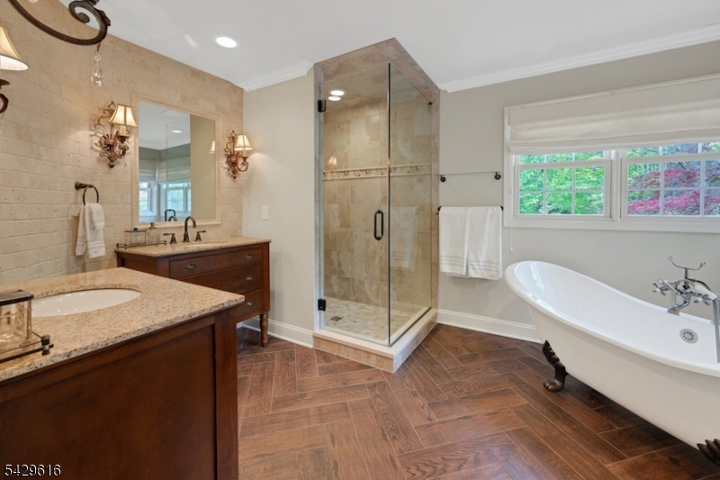 22 Mount Airy Rd