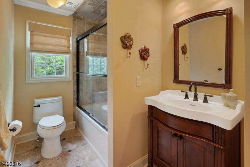 22 Mount Airy Rd