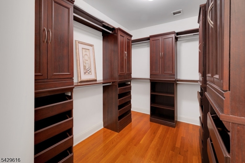 22 Mount Airy Rd