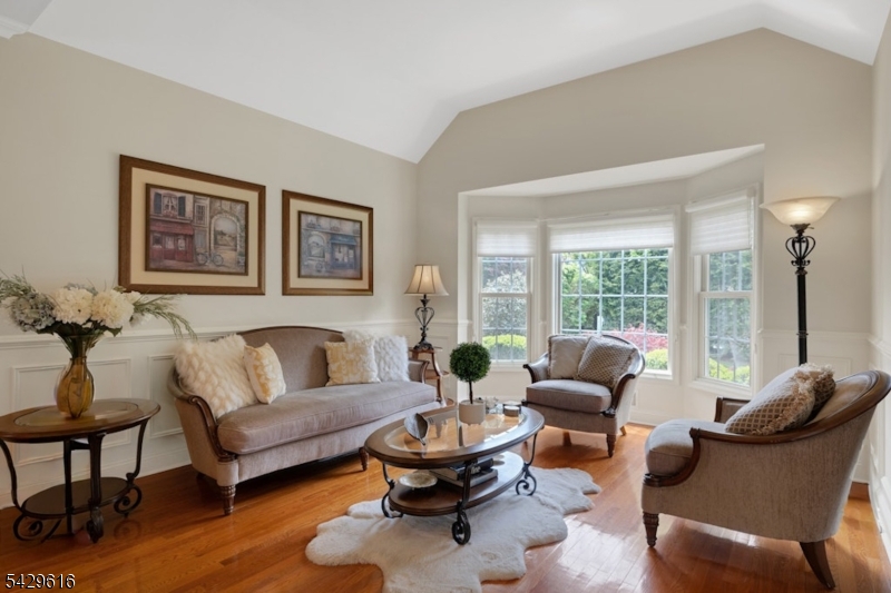 22 Mount Airy Rd