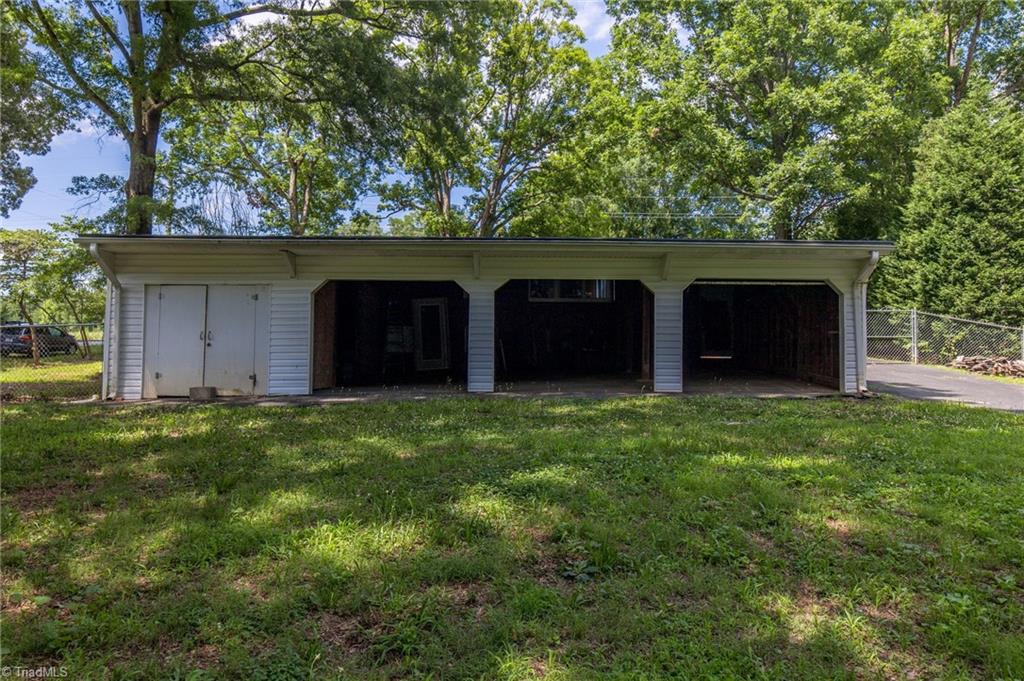 633 Owens Road
