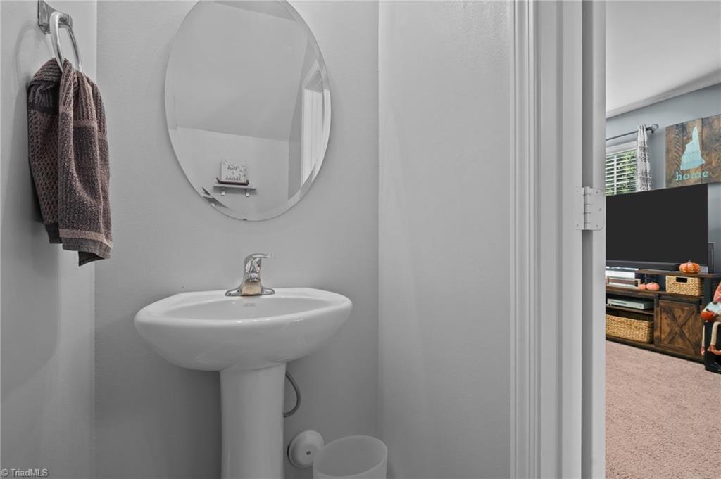 162 Mount Olivet Drive, Winston-Salem