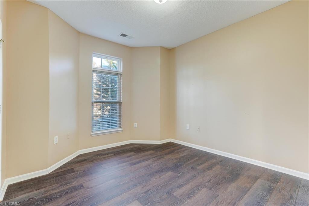 3004 Greystone Point # D