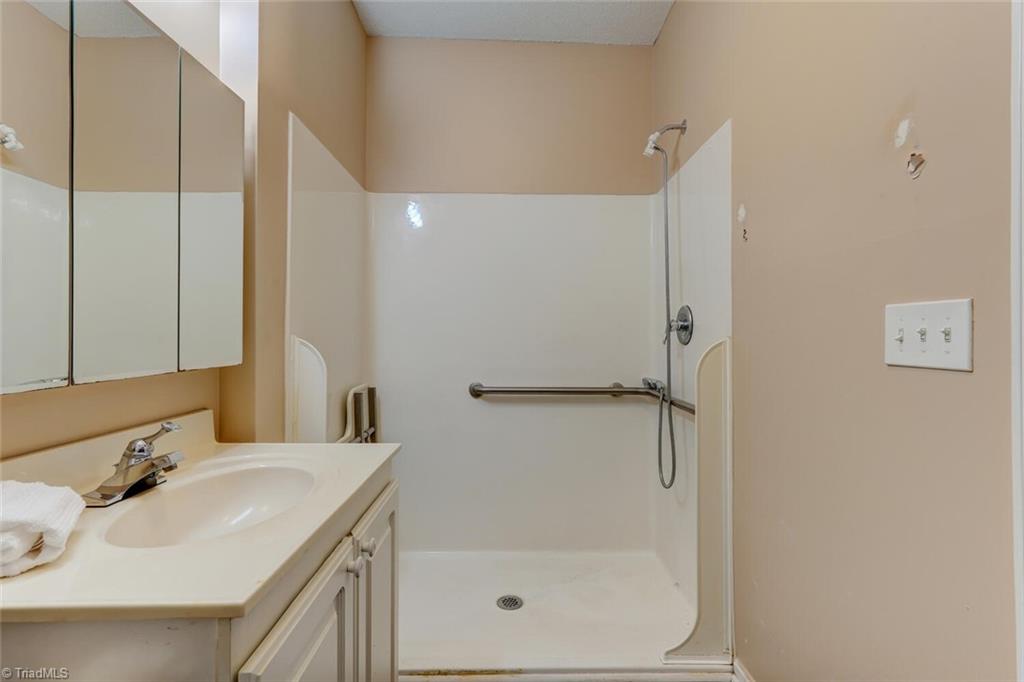 3004 Greystone Point # D