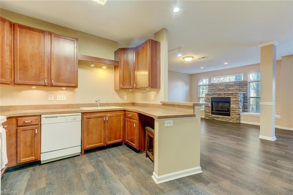 3004 Greystone Point # D