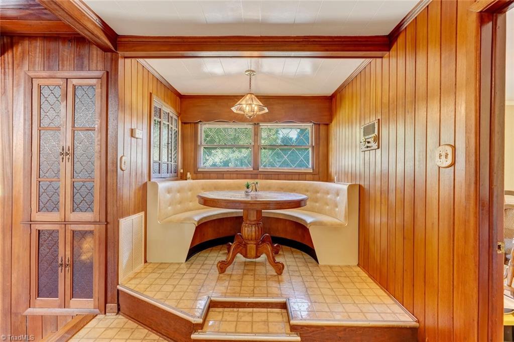 4009 Groometown Road