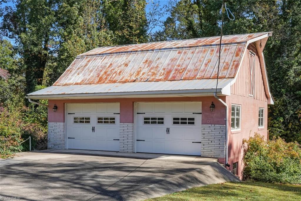 4009 Groometown Road