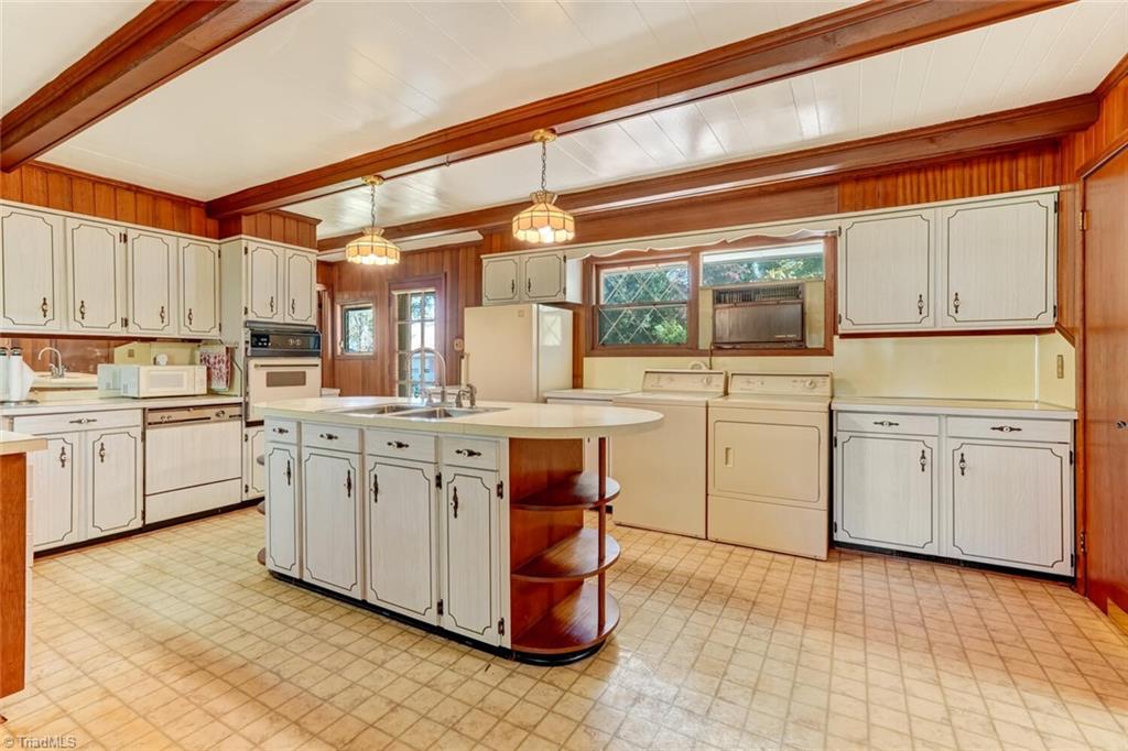 4009 Groometown Road