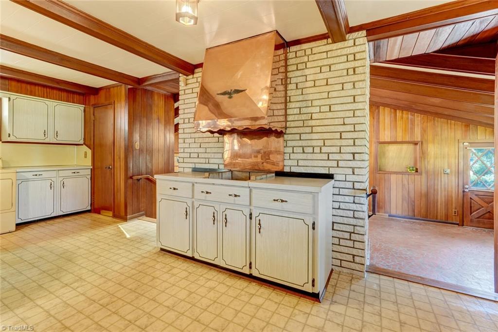 4009 Groometown Road