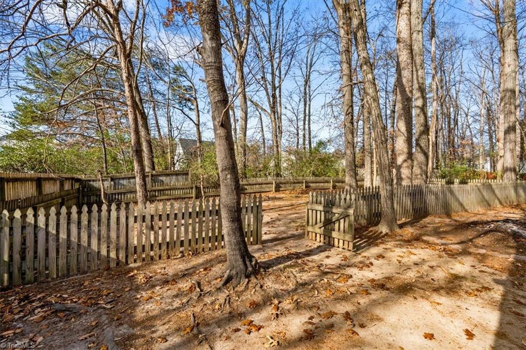 1516 Covered Wagon Road, McLeansville