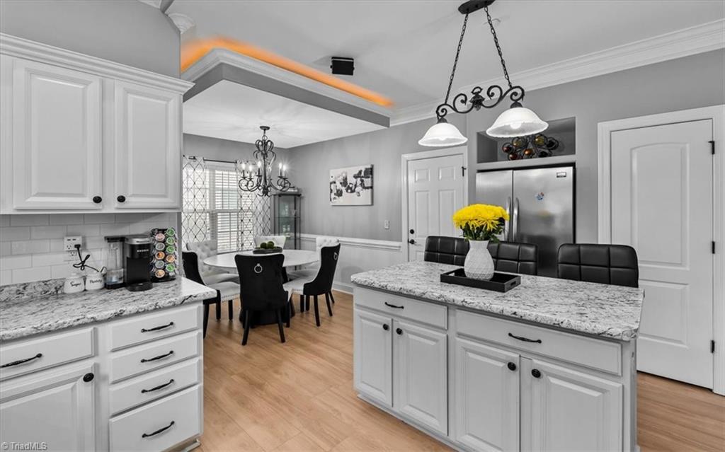 2208 Matthew Oaks Court
