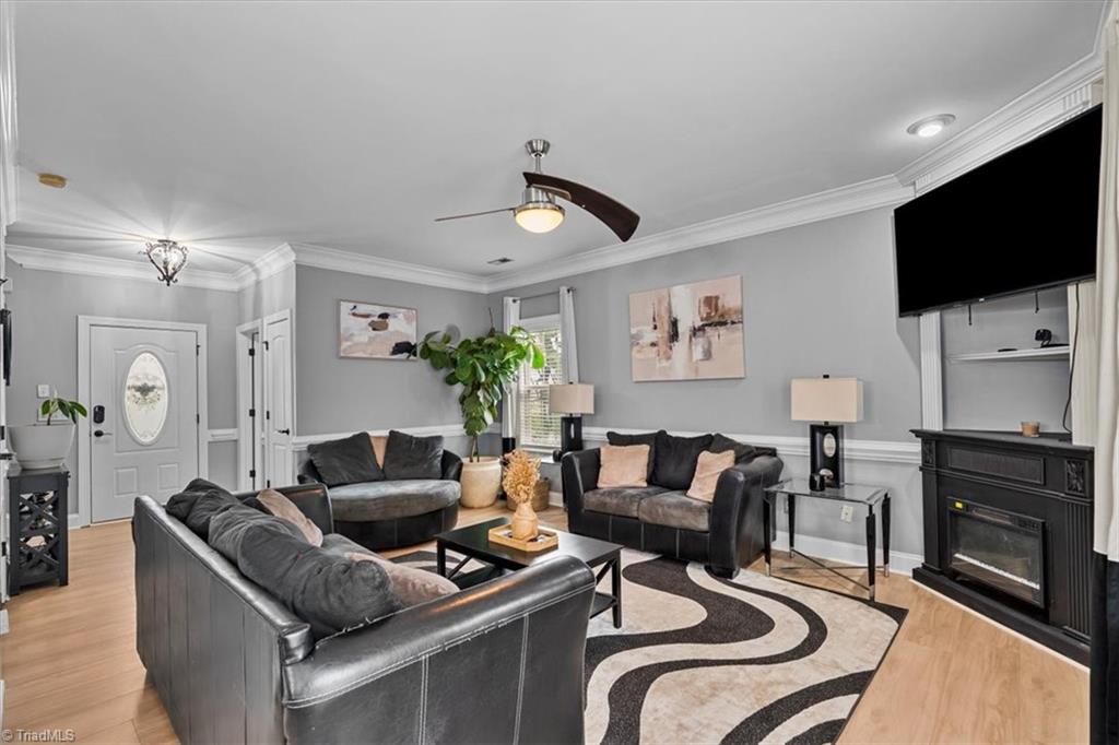2208 Matthew Oaks Court