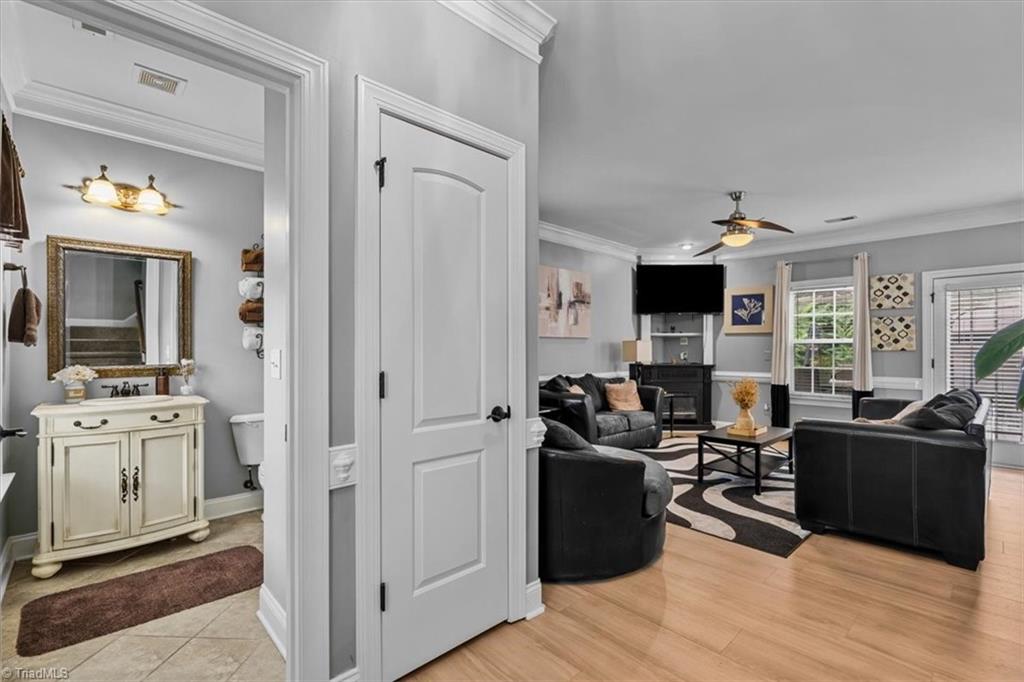 2208 Matthew Oaks Court