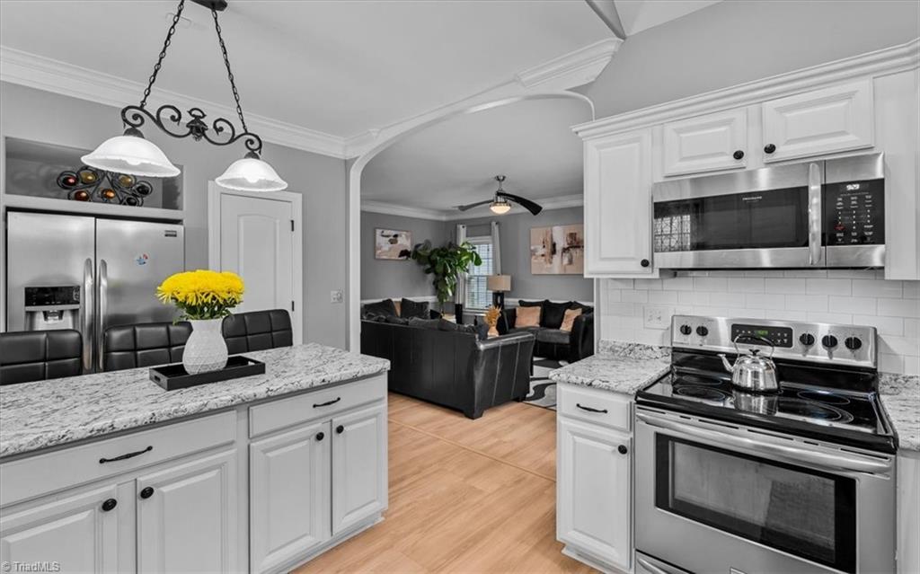 2208 Matthew Oaks Court