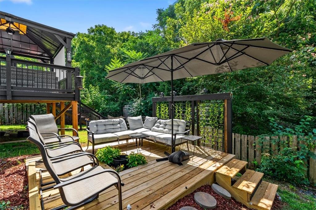 2208 Matthew Oaks Court
