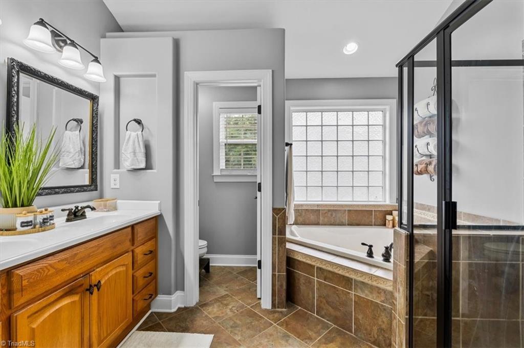 2208 Matthew Oaks Court