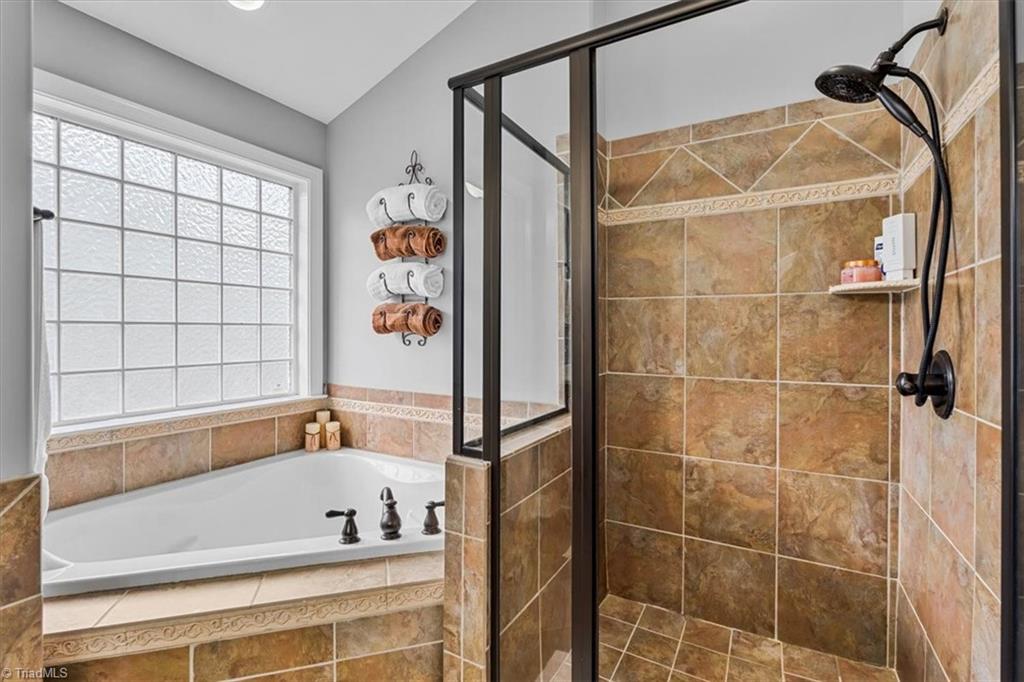 2208 Matthew Oaks Court
