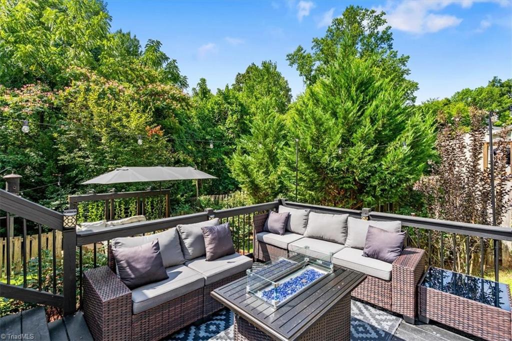 2208 Matthew Oaks Court