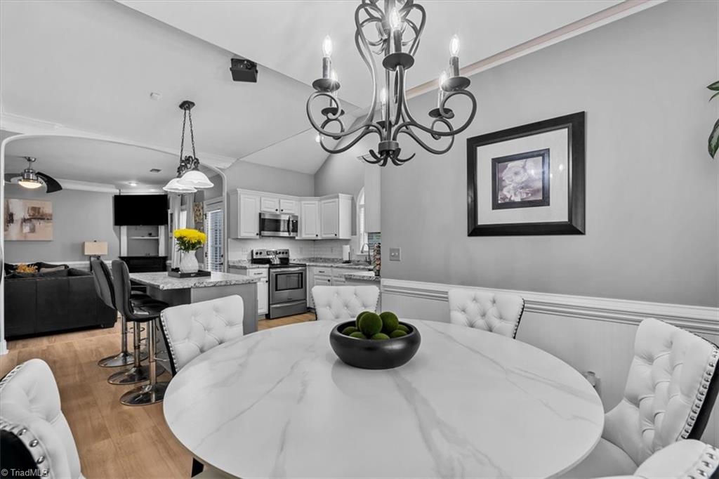 2208 Matthew Oaks Court