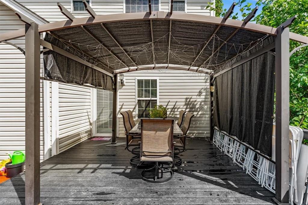 2208 Matthew Oaks Court