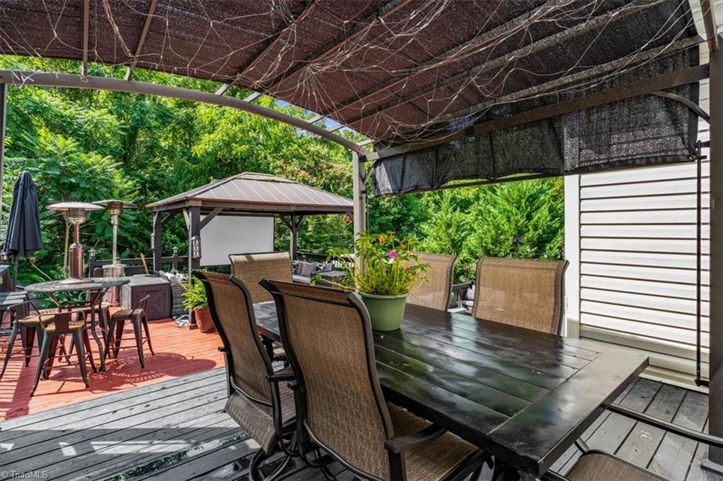 2208 Matthew Oaks Court