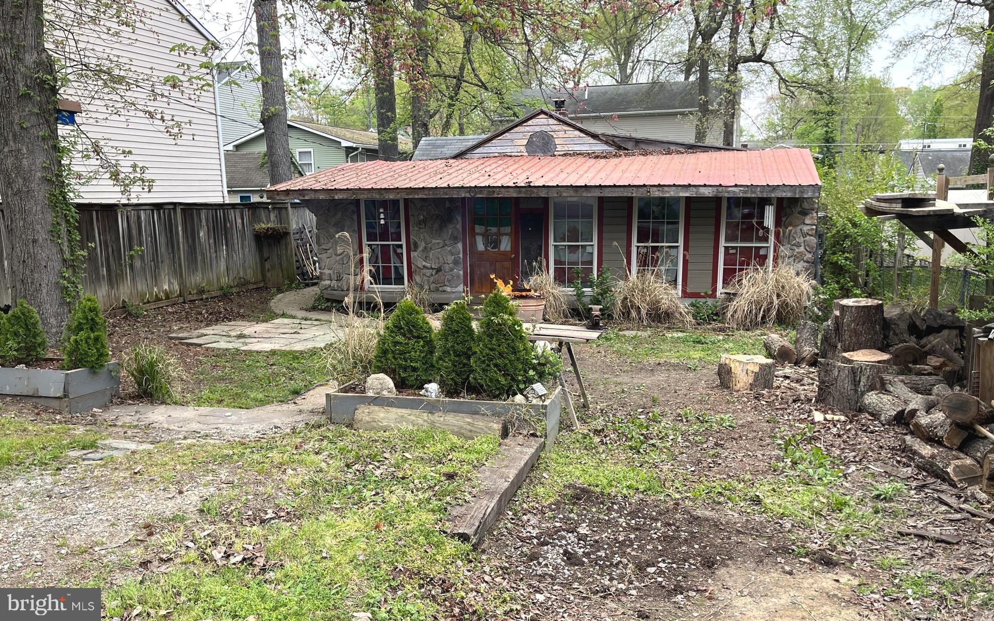 1727 Forestville Rd