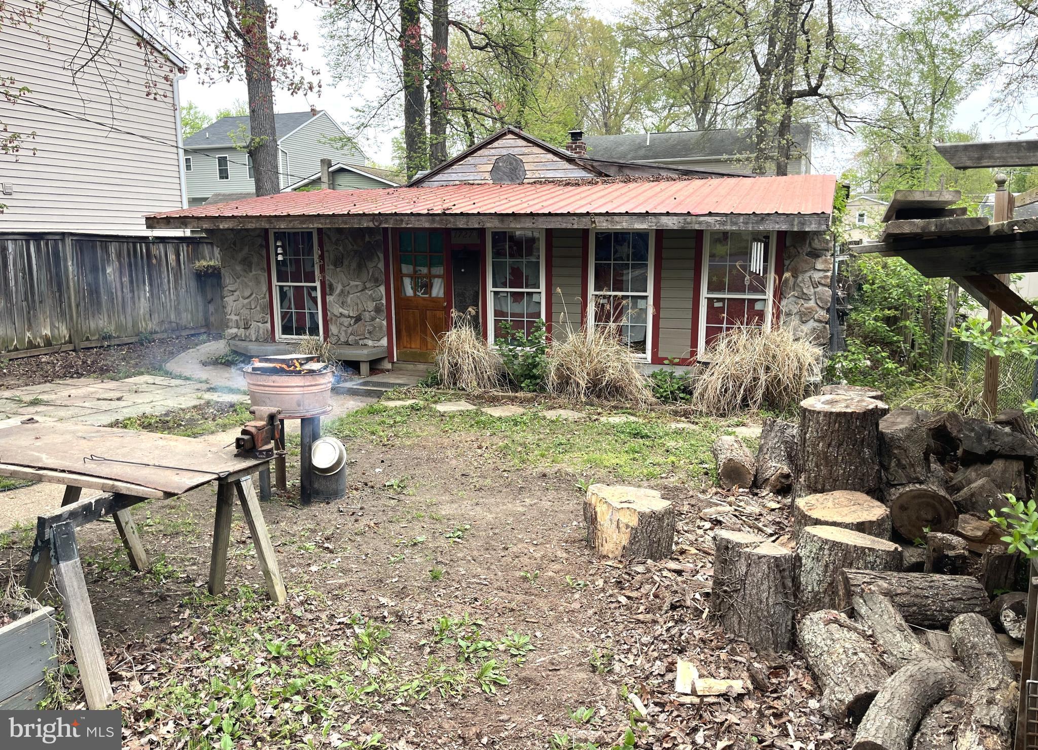 1727 Forestville Rd