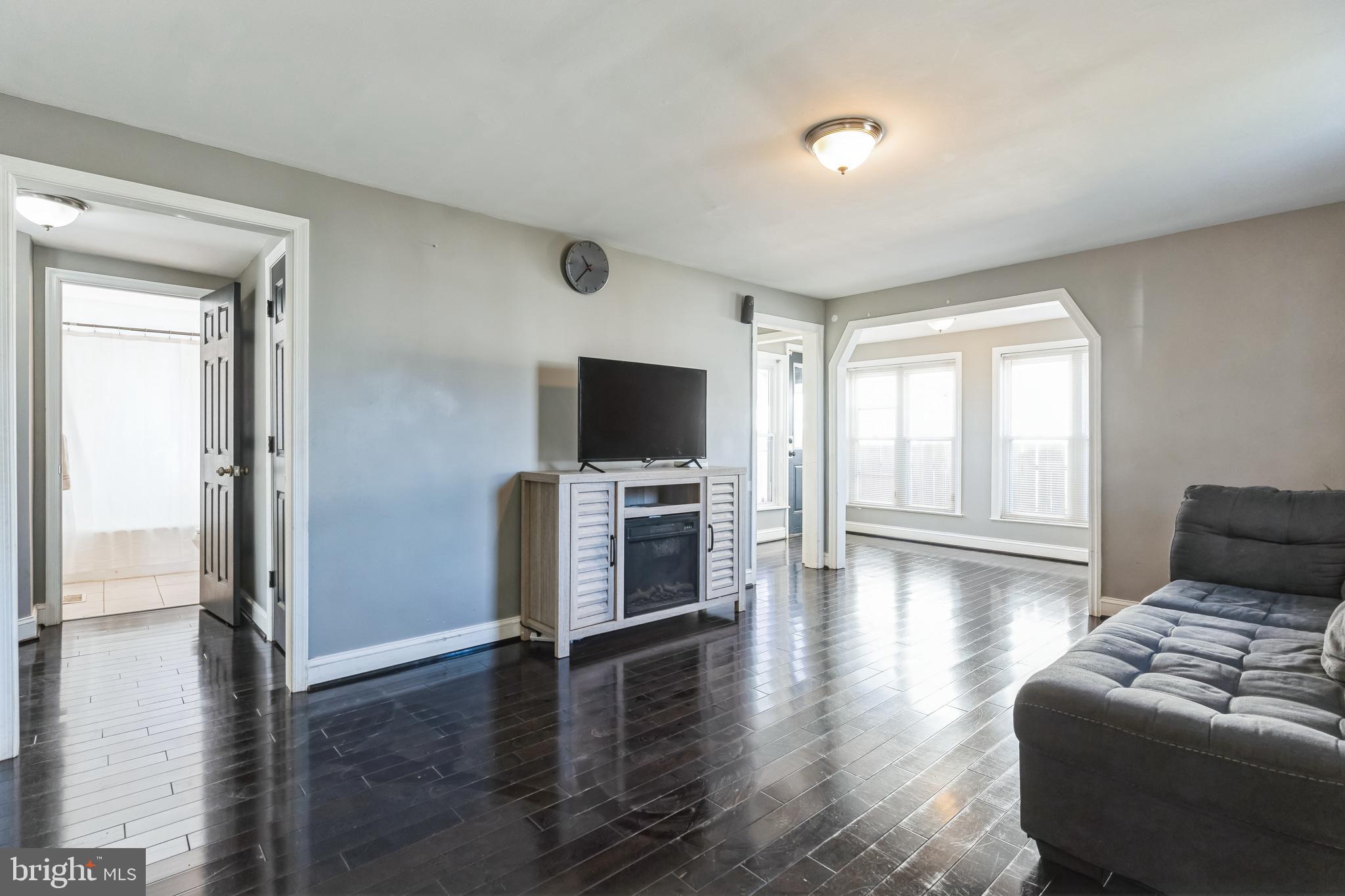 5524 Patrick Henry Dr
