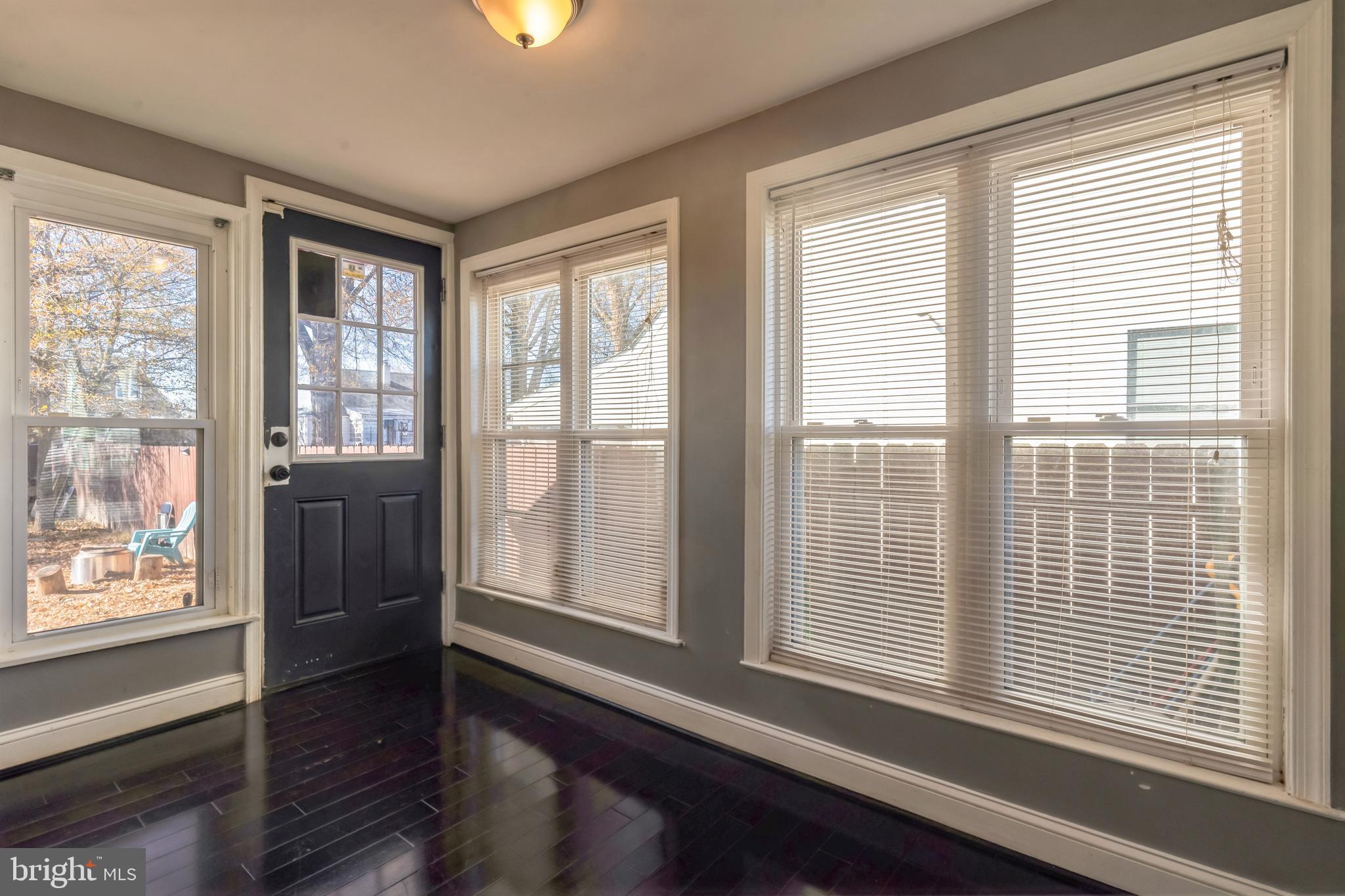 5524 Patrick Henry Dr