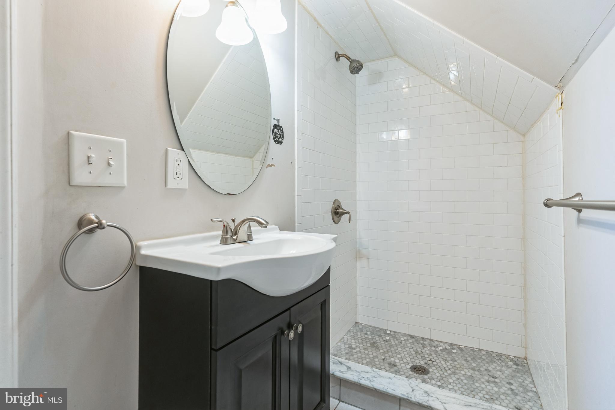 5524 Patrick Henry Dr