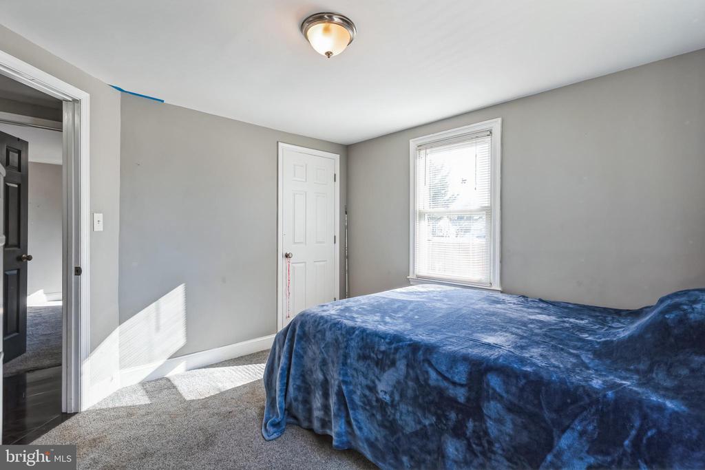5524 Patrick Henry Dr