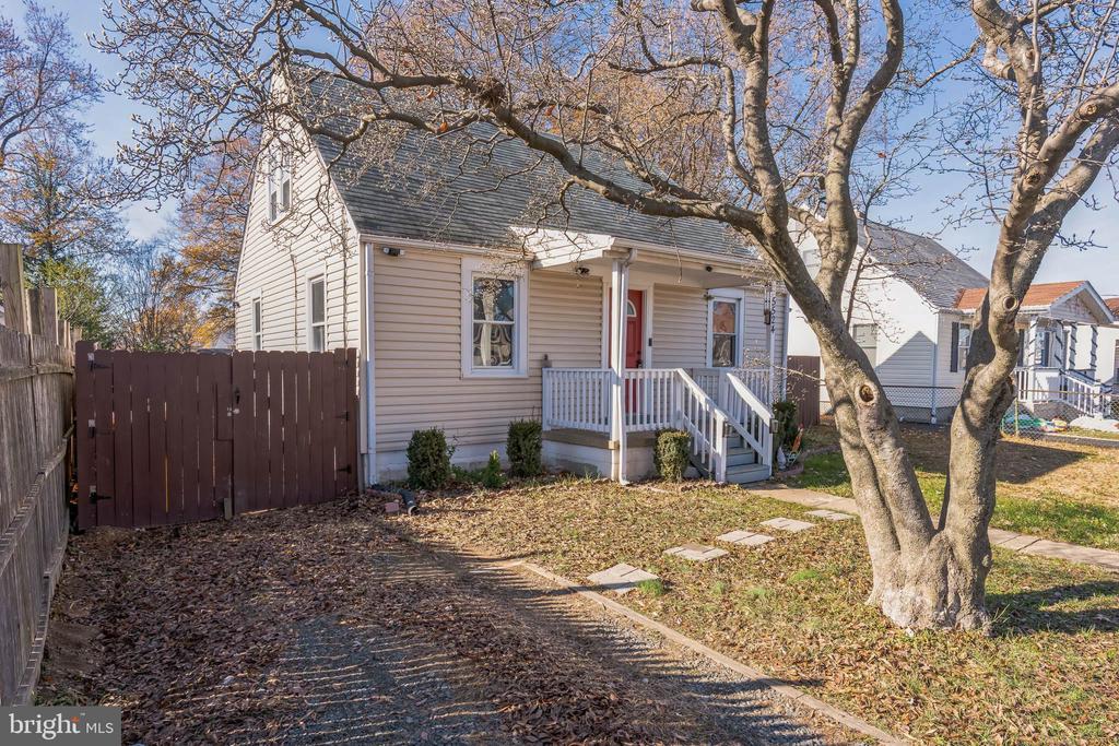 5524 Patrick Henry Dr