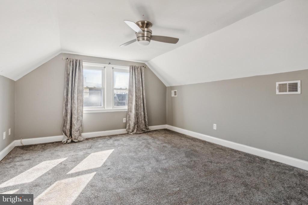 5524 Patrick Henry Dr