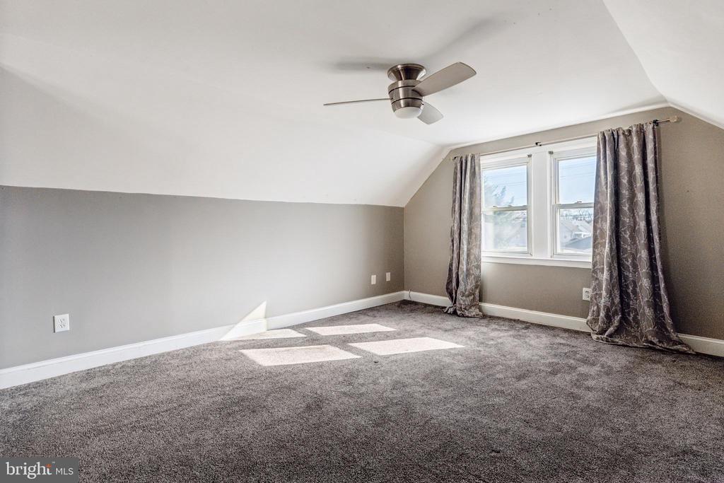 5524 Patrick Henry Dr