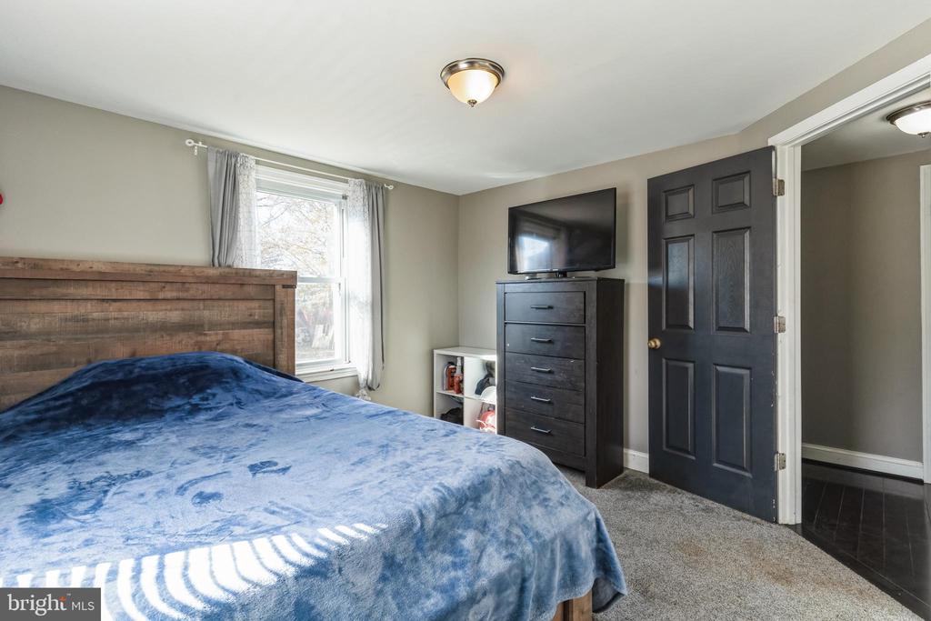 5524 Patrick Henry Dr