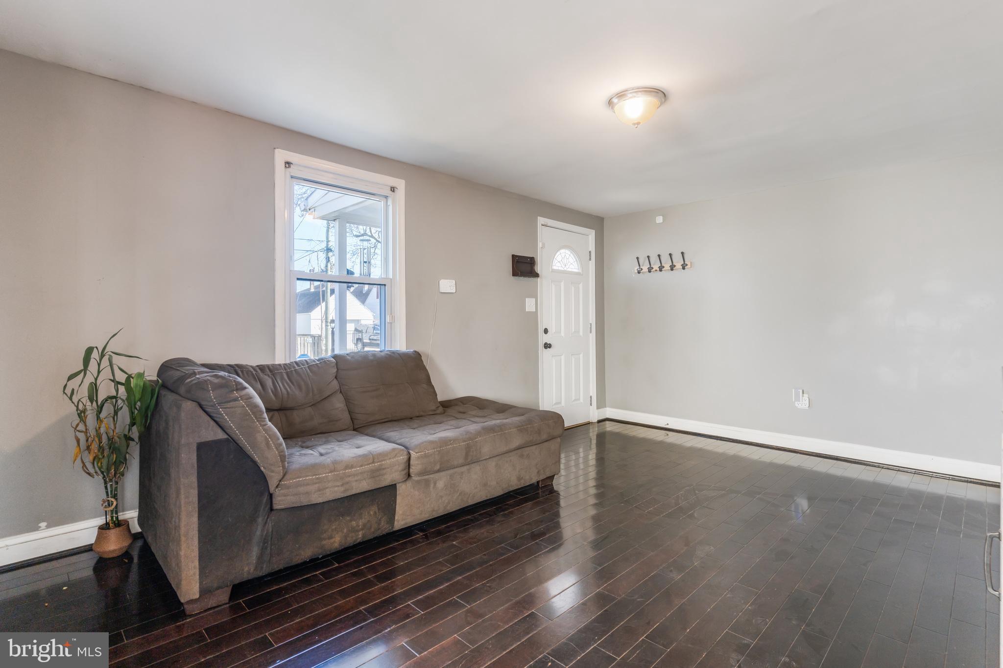 5524 Patrick Henry Dr