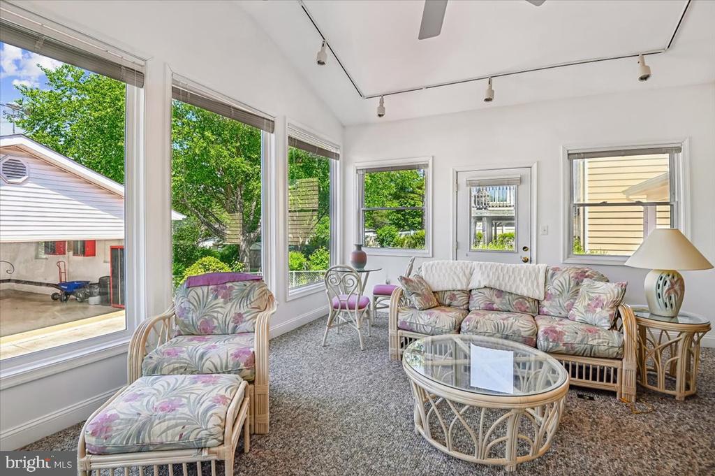 582 NOLVIEW COURT