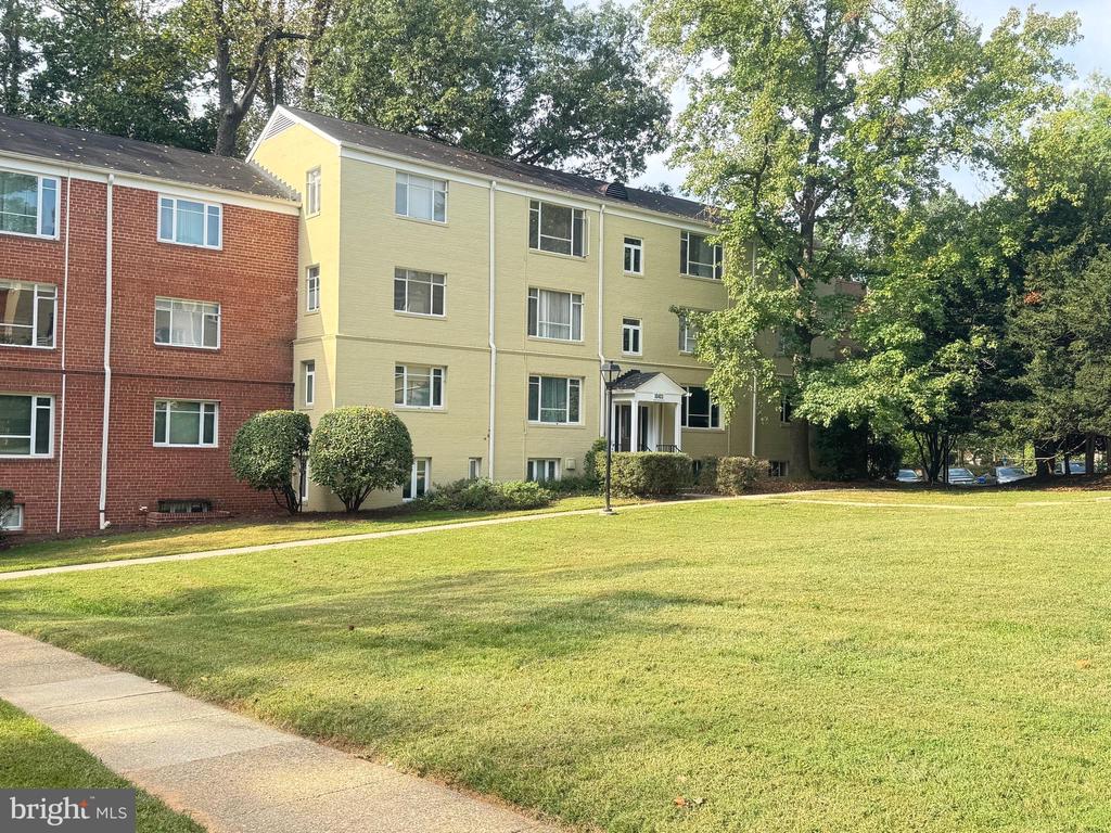 10403 MONTROSE AVENUE 10403