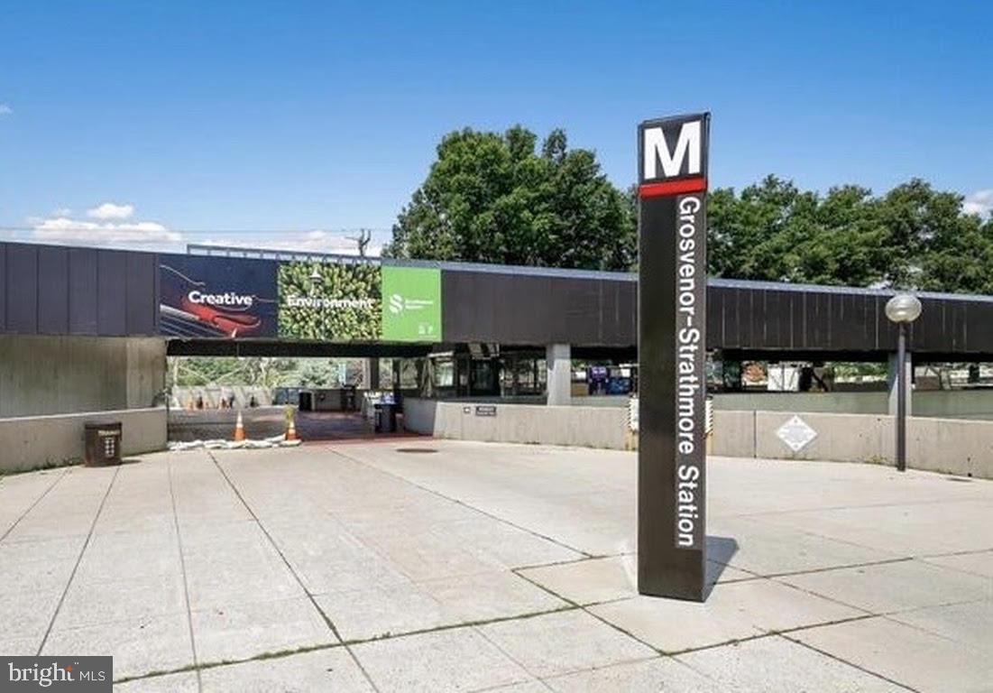 10403 MONTROSE AVENUE 10403