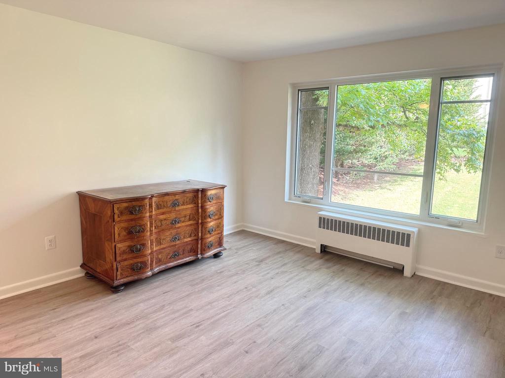 10403 MONTROSE AVENUE 10403