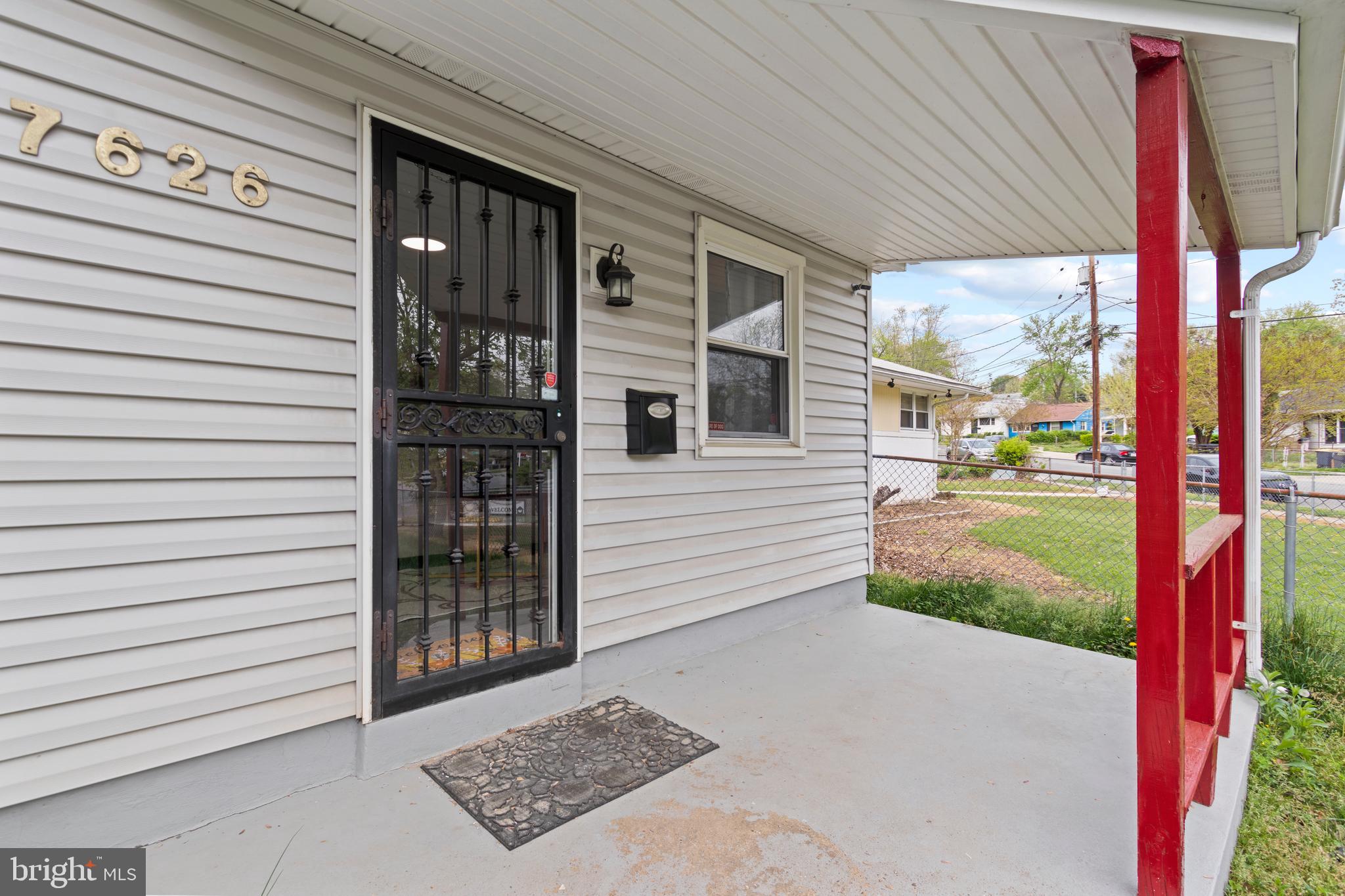 7626 Greenleaf Rd