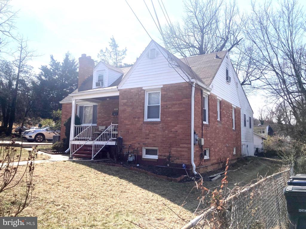 100 Iroquois Way