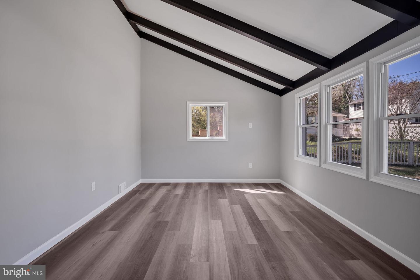 512 Winslow Rd