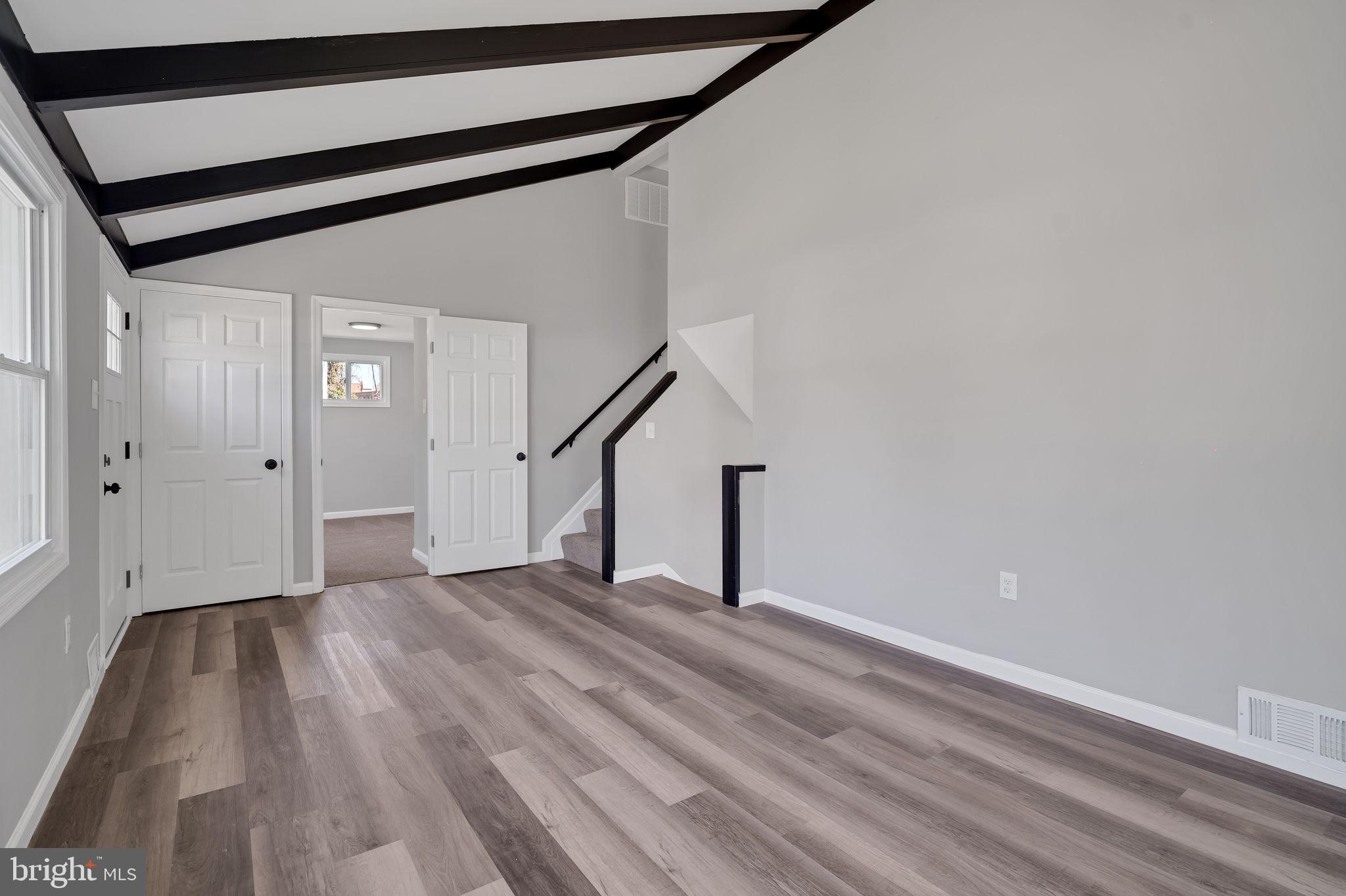 512 Winslow Rd