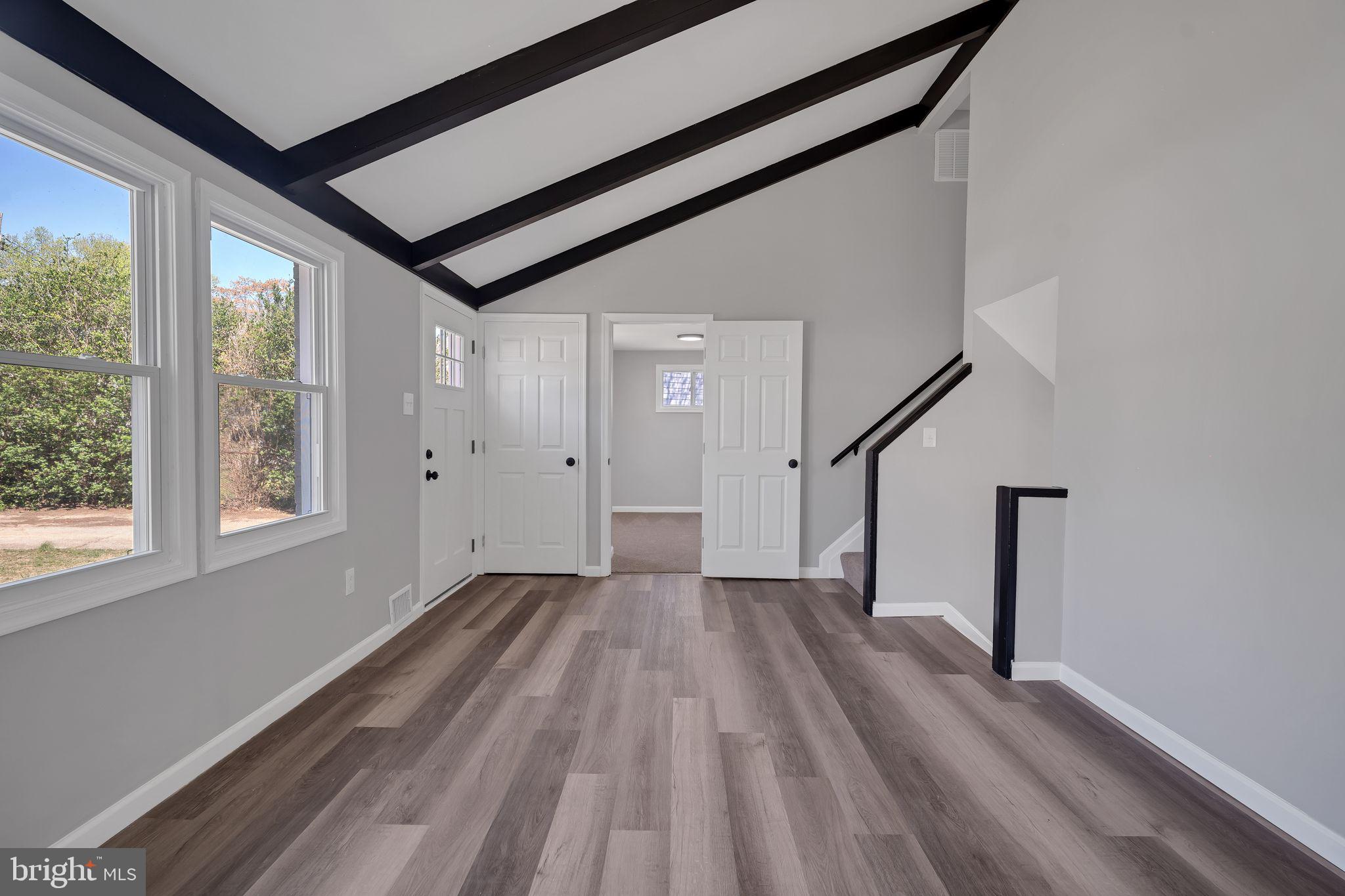 512 Winslow Rd