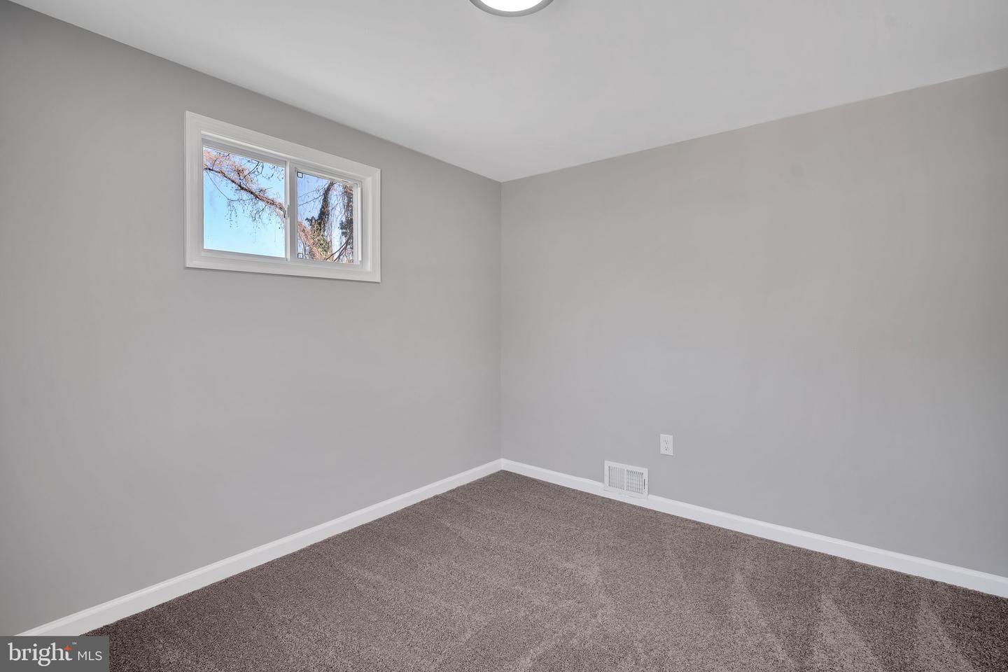 512 Winslow Rd