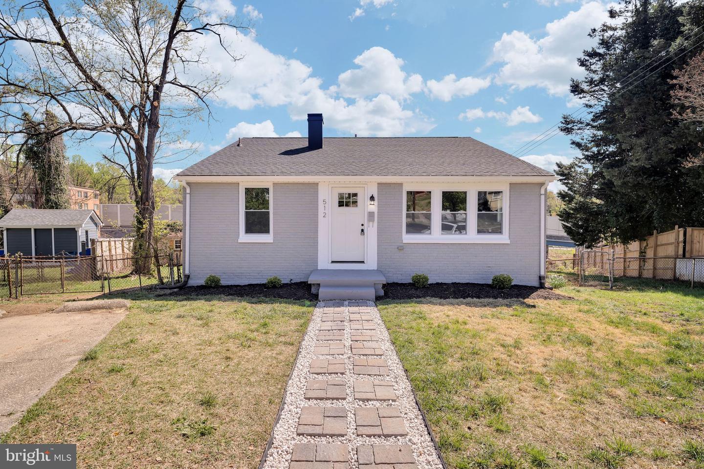 512 Winslow Rd